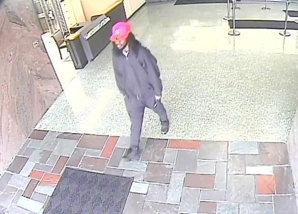 Unknown man unsuccessful trying to rob Chase Bank in Gary, police say